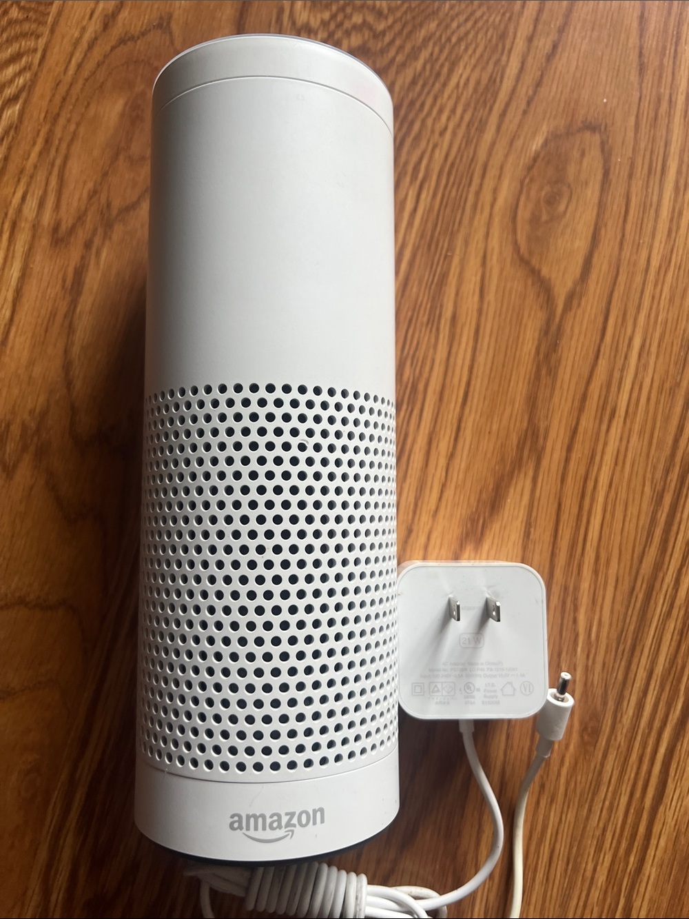 Amazon ECHO 1st Generation Alexa Smart Assistant SK705DI with Power Adapter